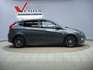 2015 Hyundai Solaris I Рестайлинг, серый, 790000 рублей, вид 4
