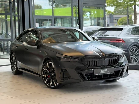 2025 BMW 5 серии 540d xDrive VIII (G60/G61/G68), чёрный, 10758000 рублей, вид 1