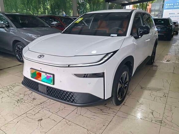 2026 Toyota bZ3X 67.9 kWh, белый