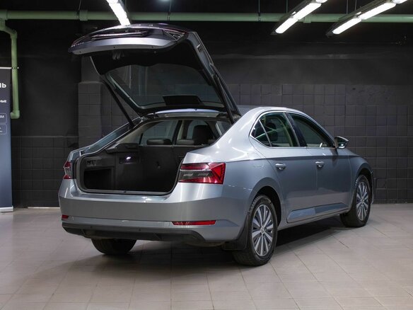 2021 Skoda Superb III Рестайлинг, серый, 1847000 рублей - вид 7