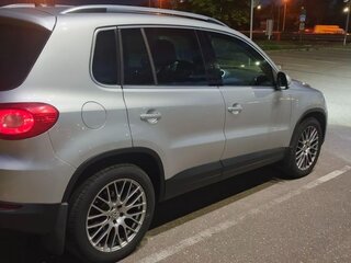 2010 Volkswagen Tiguan I, серебристый, 1370000 рублей, вид 5