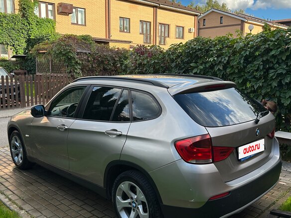 2011 BMW X1 18i I (E84), серебристый, 890000 рублей - вид 3