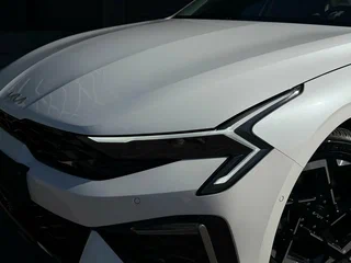 2026 Kia K5 III Рестайлинг, белый, 4875000 рублей, вид 2