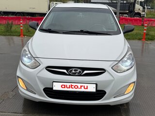 2013 Hyundai Solaris I, белый, 580000 рублей, вид 1