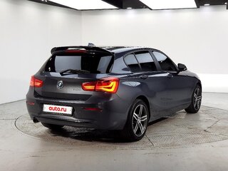 2021 BMW 1 серии 118d III (F40), серый, 1760777 рублей, вид 4