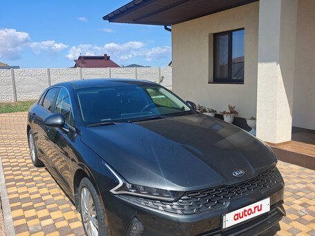 2021 Kia K5 III, серый, 2500000 рублей, вид 1