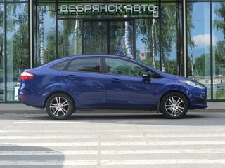 2016 Ford Fiesta Mk6 Рестайлинг, синий, 840000 рублей, вид 4