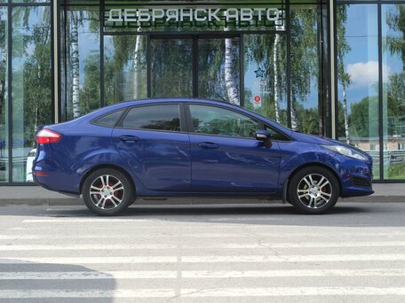 2016 Ford Fiesta Mk6 Рестайлинг, синий, 730000 рублей, вид 4