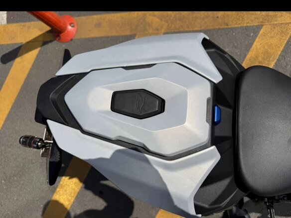2022 BMW S 1000 R, серый, 1250000 рублей - вид 12