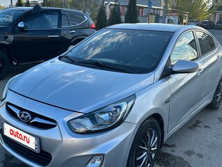 2012 Hyundai Solaris I, серебристый, 600000 рублей, вид 3