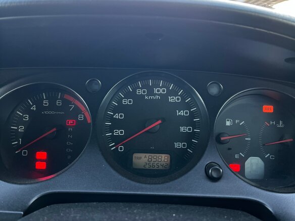 2001 Isuzu Aska IV, серебристый, 435000 рублей - вид 14