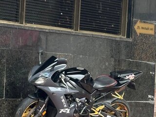 2002 Yamaha YZF-R1, чёрный, 380000 рублей, вид 5