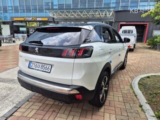 2022 Peugeot 3008 II Рестайлинг, белый, 1870700 рублей, вид 3