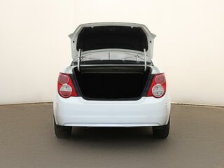 2014 Chevrolet Aveo II, белый, 787000 рублей, вид 4