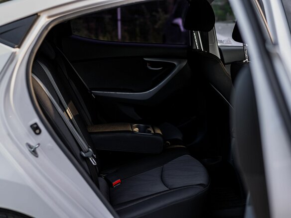 2015 Hyundai Elantra V (MD) Рестайлинг, белый, 850000 рублей - вид 10