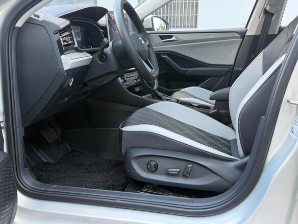 2025 Jetta VA7, серебристый, 1410000 рублей - вид 6