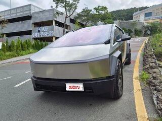 2026 Tesla Cybertruck Cyberbeast, серебристый, 18999750 рублей, вид 1