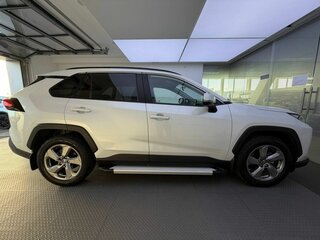 2019 Toyota RAV4 V (XA50), белый, 3750000 рублей, вид 4