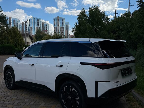 2026 Toyota bZ3X 58.3 kWh, белый, 2900000 рублей - вид 4