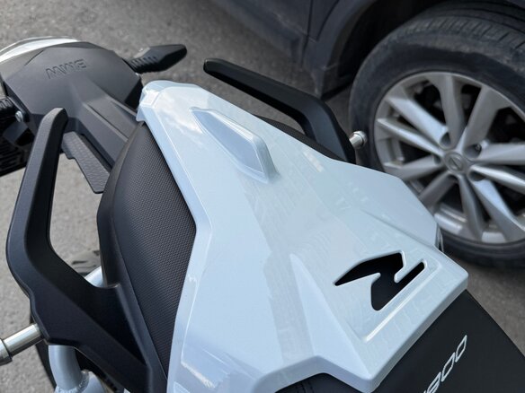 2020 BMW F 900 R, красный, 1049000 рублей - вид 17