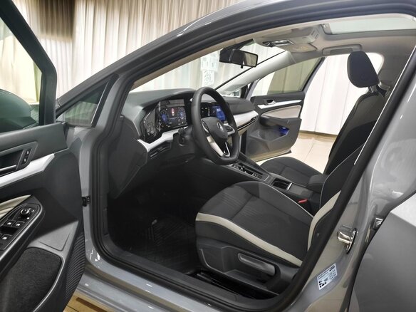 2023 Volkswagen Golf VIII, серый, 1790000 рублей - вид 6