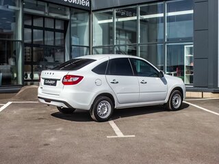2026 Lada (ВАЗ) Granta I Рестайлинг, белый, 1098000 рублей, вид 2