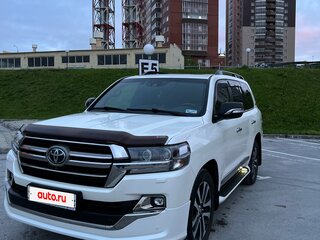 2018 Toyota Land Cruiser 200 Series Рестайлинг 2, белый, 6999999 рублей, вид 1