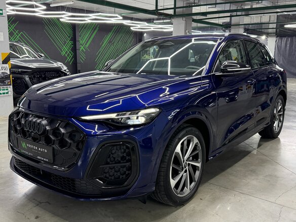 2025 Audi Q5 45 TFSI III (GU), синий, 9600000 рублей - вид 2