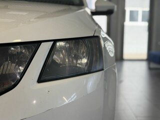 2020 Skoda Octavia III (A7) Рестайлинг, белый, 1600000 рублей, вид 4