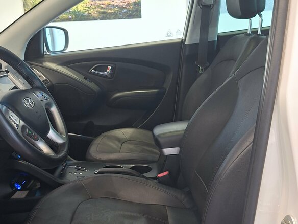 2012 Hyundai ix35 I, белый - вид 28