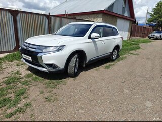 2015 Mitsubishi Outlander III Рестайлинг 2, белый, 1470000 рублей, вид 1