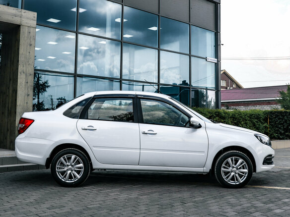 2026 Lada (ВАЗ) Granta I Рестайлинг, белый, 1207000 рублей - вид 5