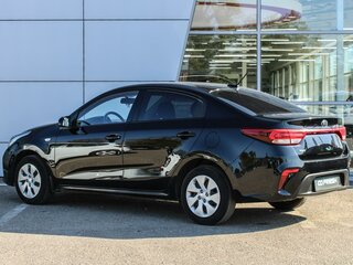 2020 Kia Rio IV, чёрный, 1290000 рублей, вид 2