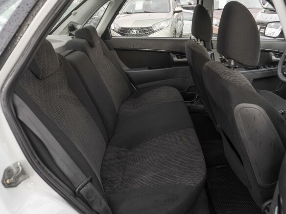 2015 Lada (ВАЗ) Priora I Рестайлинг, белый, 599000 рублей - вид 6