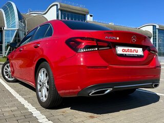 2019 Mercedes-Benz A-Класс 220 IV (W177), красный, 2152078 рублей, вид 4