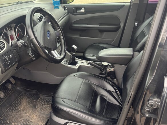 2011 Ford Focus II Рестайлинг, чёрный, 590000 рублей - вид 4