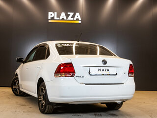 2014 Volkswagen Polo V, белый, 985000 рублей, вид 3