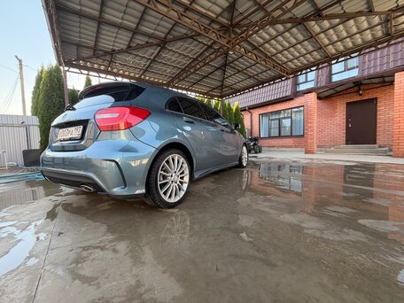 2014 Mercedes-Benz A-Класс 180 III (W176), синий, 1480000 рублей, вид 5