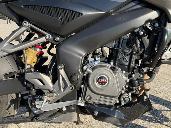 2020 Bajaj Pulsar NS 200, чёрный, 190000 рублей - вид 5