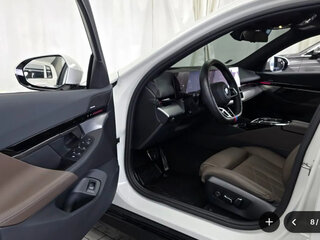 2024 BMW 5 серии 520i VIII (G60/G61/G68), белый, 6734000 рублей, вид 5