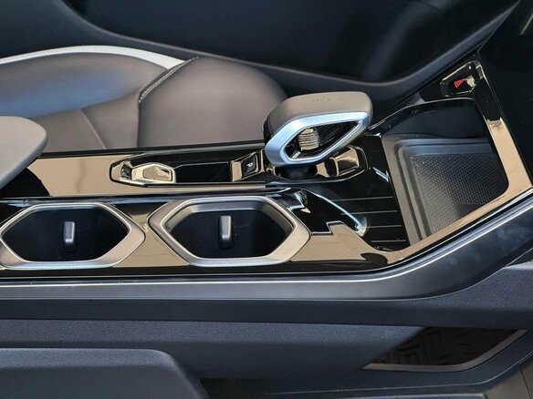 2026 Geely Atlas II, чёрный, 3909990 рублей - вид 10