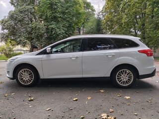 2018 Ford Focus III Рестайлинг, белый, 1080000 рублей, вид 3