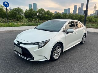 2022 Toyota Levin XII (E210) Рестайлинг, белый, 1340000 рублей, вид 3