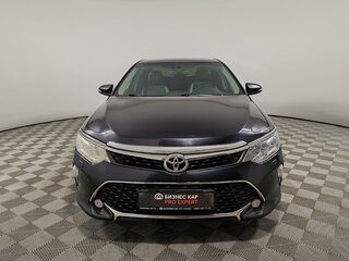 2017 Toyota Camry VII (XV50) Рестайлинг 2, чёрный, 2189000 рублей, вид 2