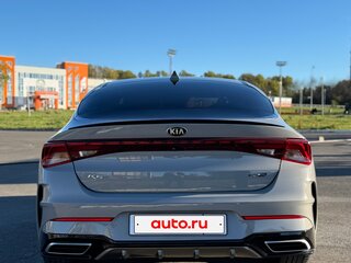 2021 Kia K5 III, серый, 2550000 рублей, вид 2
