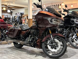 2024 Harley-Davidson CVO Road Glide, пурпурный, 5450000 рублей, вид 1