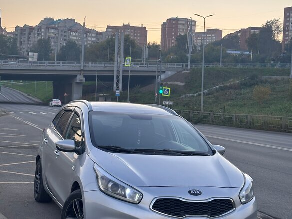 2014 Kia Ceed II, серебристый, 650000 рублей - вид 4