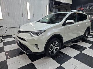 2017 Toyota RAV4 IV (XA40) Рестайлинг, белый, 2300000 рублей, вид 1