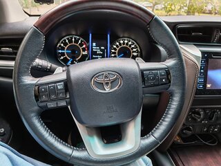 2019 Toyota Fortuner II, серый, 4400000 рублей, вид 5