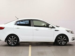 2015 Kia Rio III Рестайлинг, белый, 859000 рублей, вид 5